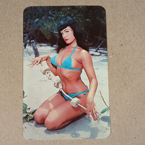 Betty page foto cartolina blu - page,