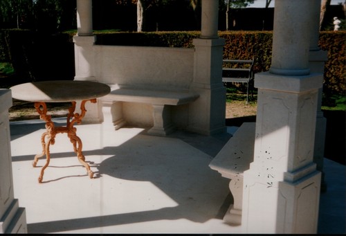 Tavolo ghisa con piano - in,