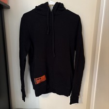 Felpa nera con cappuccio