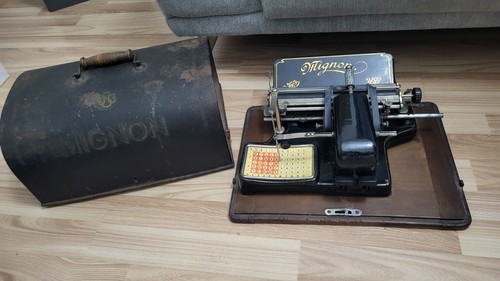 Macchina per scrivere mignon - per,