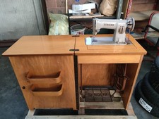  MOBILE CON MACCHINA DA CUCIRE SINGER A PEDALE ANNI 60 FUNZIONANTE,Antiquariato 