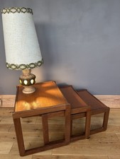 Nido di tavoli Avalon Mid Century stile danese in teak, set di 3 condizioni originali