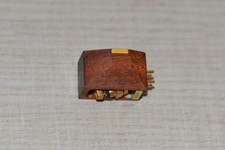 Corpo in legno esclusivo per