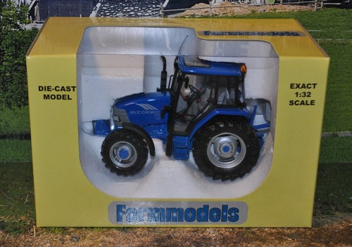 Trattore mccormick - uh, 1/32,