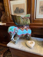 Particolare Elefante Indiano in ceramica, fioriera e cesta superiore. 41x35x15 .