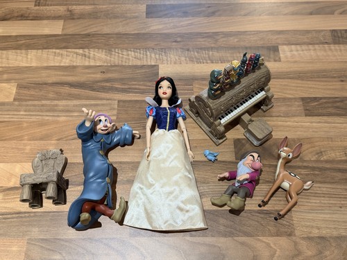 Disney store deluxe set - disney,