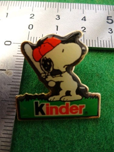 Vintage snoopy kinder badge - vintage,