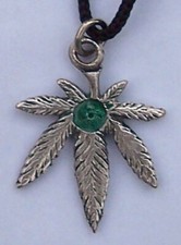 COLLANA CIONDOLO METALLO FOGLIA MARIJUANA PIETRA D326