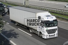 Truck photo Mercedes-Benz Actros 1844 Box semitrailer Latvia white Baltic #b1yc