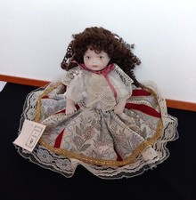 Bambola in porcellana