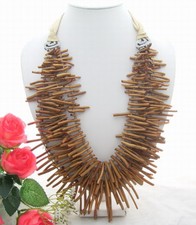 Collana con ramo di corallo