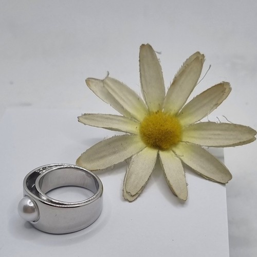 Anello fascia con perla - a,