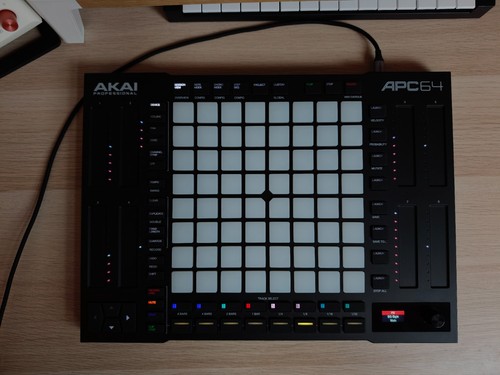 Controller midi akai - akai, apc64