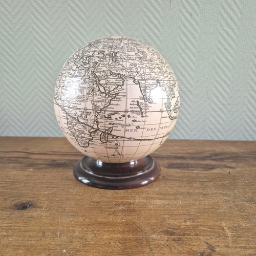 Mappamondo vintage supporto - mappamondo, su
