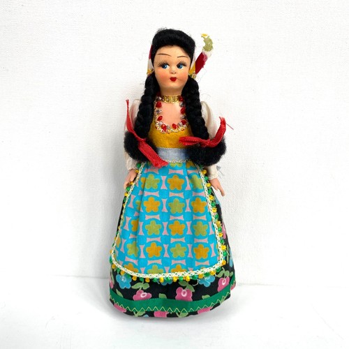 Bambola folk vintage italiana