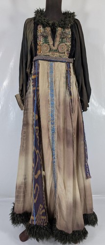 Antico costume popolare