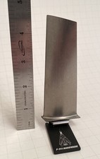 Lama motore jet in titanio