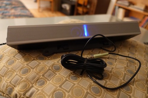 Alimentato monitor dell - *alimentato*,