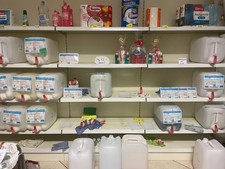 SCAFFALI PER NEGOZI O MAGAZZINI