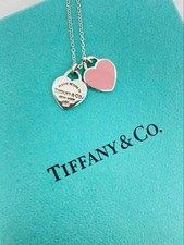 TIFFANY & Co. Return to Mini Collana con ciondolo doppio cuore rosa...