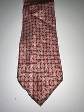 Cravatta Burberrys – Rossa con Dettagli Blu e Bianchi, 100% Seta Made in England