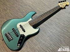 Fender Made in Japan Hybrid