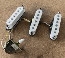 SET 1999 di pickup Fender MIM