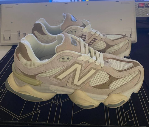 New balance 9060 - new, beige/brown