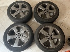 Pneumatici auto Opel con cerchioni