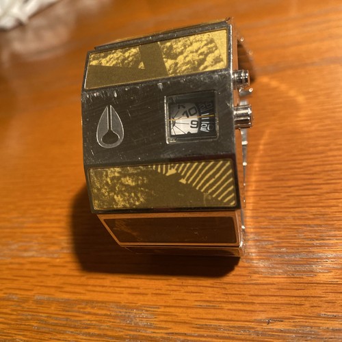 Raro orologio giallo verde - e,