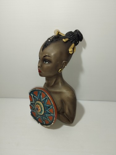 Mezzobusto donna africana - , in