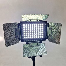 ILLUMINATORE LED VIDEO CN-70 LIGHTING con 70 led