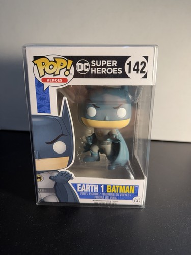 Funko pop earth - dc, batman