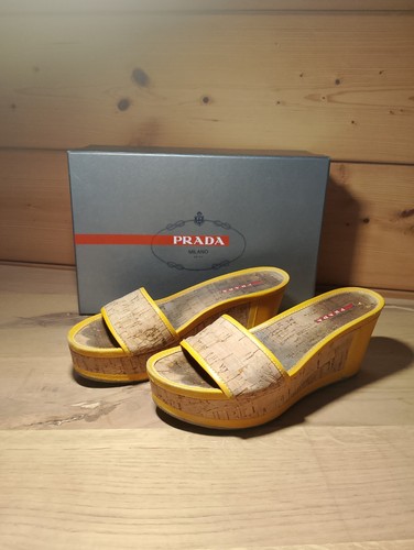 Sandalo con zeppa - , prada