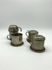 Vintage Spremiagrumi: Tazze  Di Spremitura Fine. Utensili Da Cucina Antichi