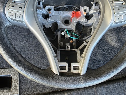 Volante nissan quashai - nissan, j11