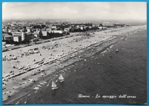 Rimini spiaggia anno 1953 - la,