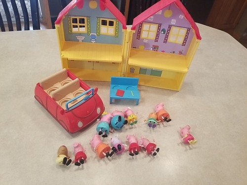 Peppa pig yellow - peppa, along