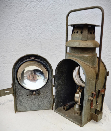 Lampada ferroviaria vecchia