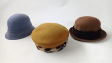 Set di tre cappelli in feltro