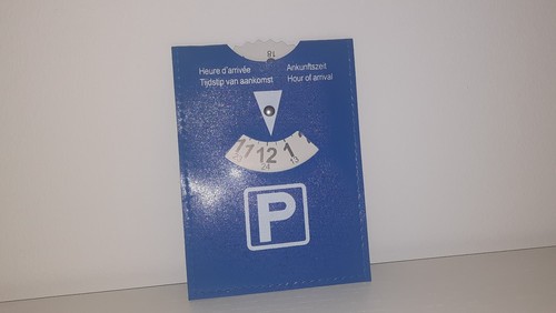 Disco orario parcheggio auto
