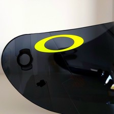 COPPIA DESIVO ADESIVI  LOGO OAKLEY GIALLO FLUO.  CENTIMETRI 4,8 X 1,7 