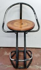 Sgabello ARCADE In ferro Con Seduta In Legno