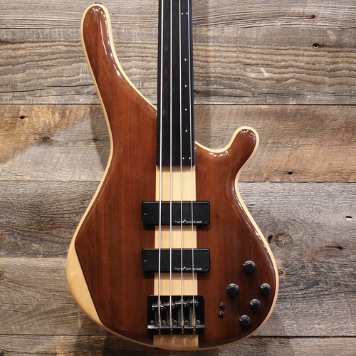 Basso elettrico usato tune - basso,