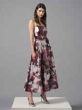 Abito svasato raso fiorato con fascia vita Bordeaux