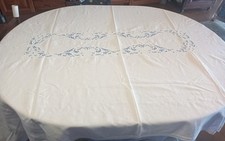 Tovaglia a intaglio con ricamo in misto lino + 4 tovaglioli omaggio