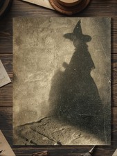 Strega Ombra su Parete Gotico