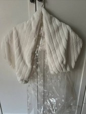 coprispalle donna elegante in