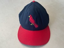 Cappello aderente vintage St