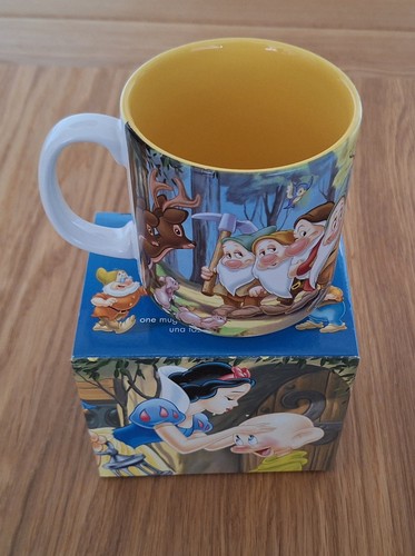 Snow white and dwarfs - snow,